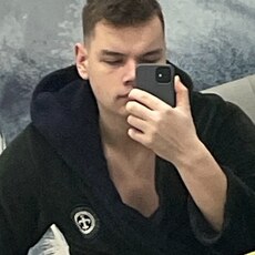 Виссарион, 21, Ейск