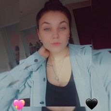 Валентина, 21, Кировск (Ленинградская область)