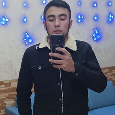 Стёпа, 26, Енисейск