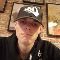 Радомир, 28, Гдов