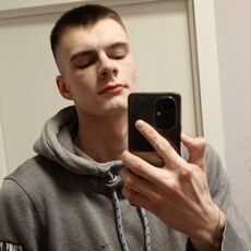 Юра, 22, Лагань