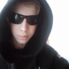 Станислав, 19, Ждановка