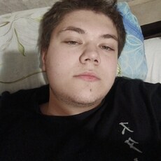Миша, 21, Болгар