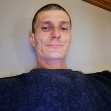 Аркадий, 40, Артём
