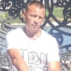 Леонид, 40, Артём