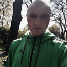 Глеб, 25, Красный Луч