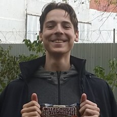 Василий, 20, Армянск
