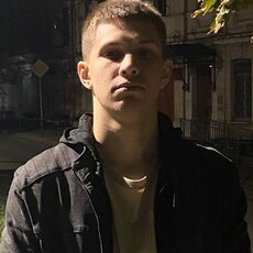 Тарас, 22, Алейск
