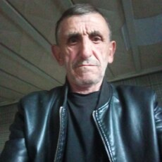 Лаврентий, 64, Магас