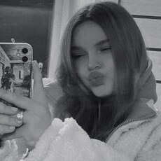 Ника, 19, Шелехов