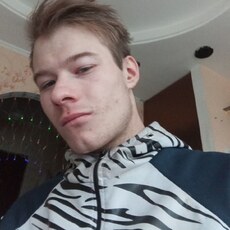 Артём, 26, Калининск