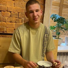 Эдик, 21, Чехов