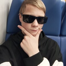Оскар, 20, Дмитров