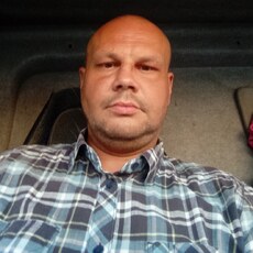 Толя, 41, Бронницы