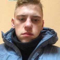 Адриан, 24, Докучаевск