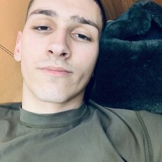 Лаврентий, 22, Элиста
