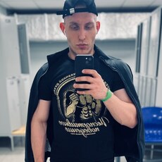 Леонид, 27, Инсар