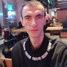 Лев, 28, Малоярославец