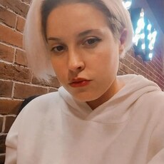 Лариса, 22, Алешки