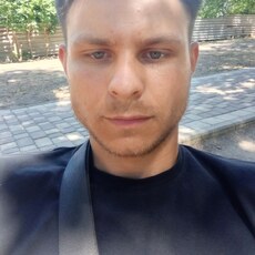 Яша, 21, Кореновск