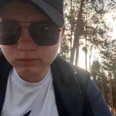 Виссарион, 22, Карпинск