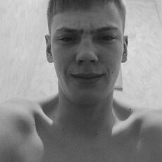 Владлен, 21, Каменка