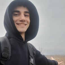 Слава, 20, Кирс