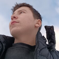 Костя, 21, Артём
