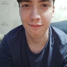 Эдуард, 21, Красноперекопск