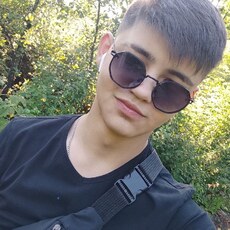 Валентин, 20, Тюмень