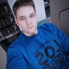 Харитон, 26, Павловск