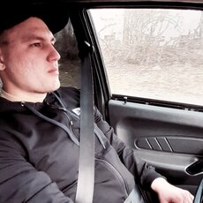 Виктор, 29, Осинники