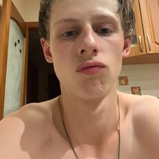 Лаврентий, 21, Шарыпово