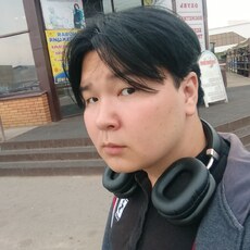 Ден, 22, Магадан