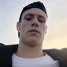 Виталий, 21, Ярославль
