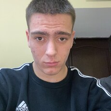 Сергей, 24, Любим