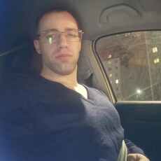 Игнат, 27, Новогродовка