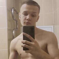 Владимир, 21, Черногорск