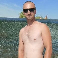 Николай, 31, Уяр