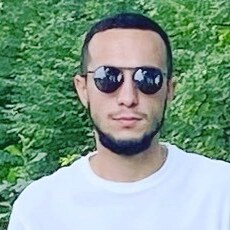 Яша, 27, Угледар