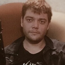 Илья, 27, Миллерово
