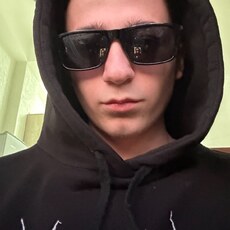 Лёва, 25, Рыбное