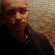 Рома, 22, Вилючинск