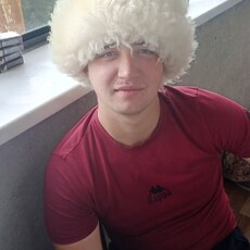Рома, 24, Биробиджан
