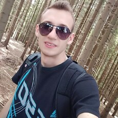 Родя, 29, Купино