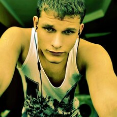 Захар, 27, Карасук