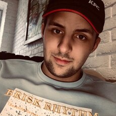 Роман, 26, Норильск
