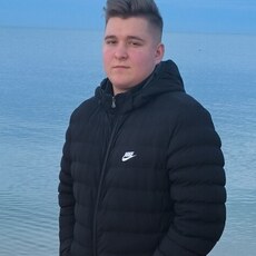 Нестор, 20, Краснозаводск