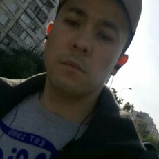 Илья, 32, Симферополь