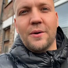 Олег, 42, Ясиноватая